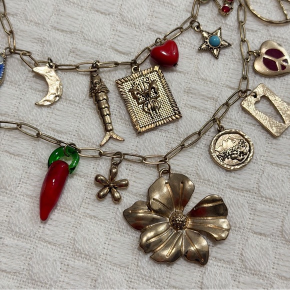 Free People Maxamillion Charm Necklace Flower Power One Size - Picture 10 of 15